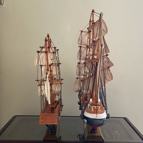 BALEM AND THE BOUNTY SAILING SHIPS - Picture 4 of 4